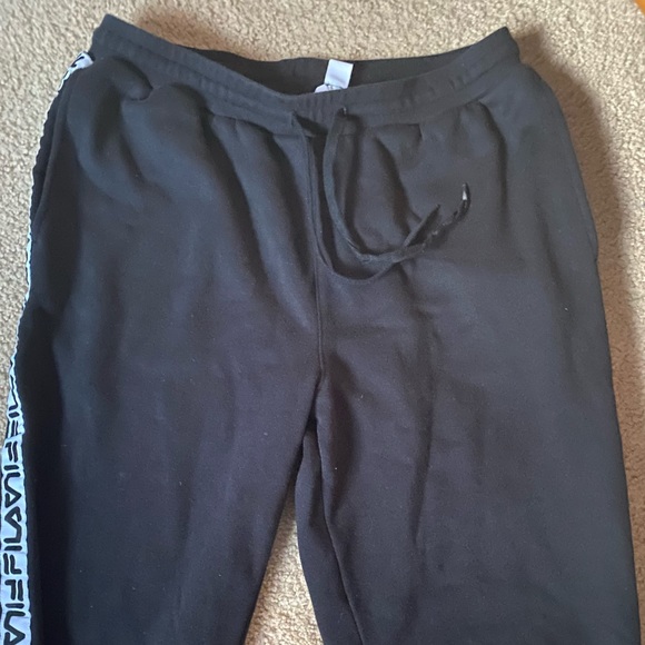 Fila sweatpants - Picture 1 of 3